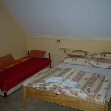 Ferienwohnung Kustanygyongye Vendeghaz Kehidakustány Exterior foto