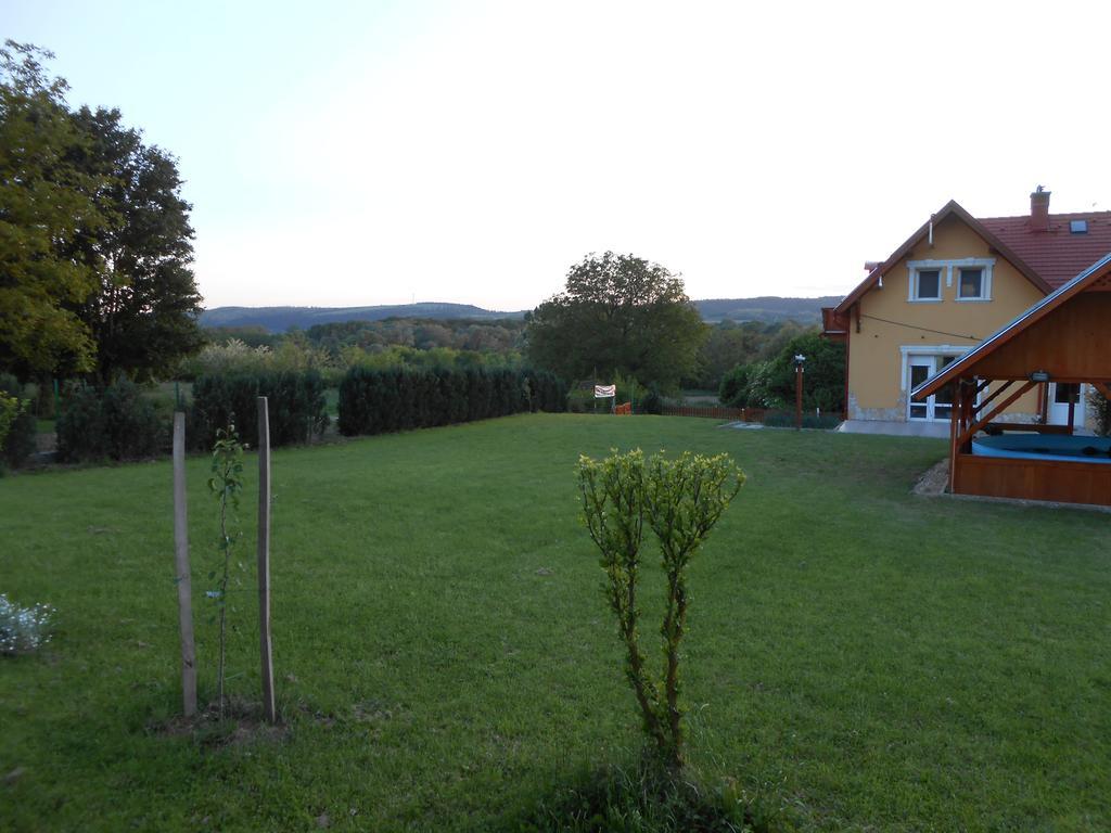 Ferienwohnung Kustanygyongye Vendeghaz Kehidakustány Exterior foto