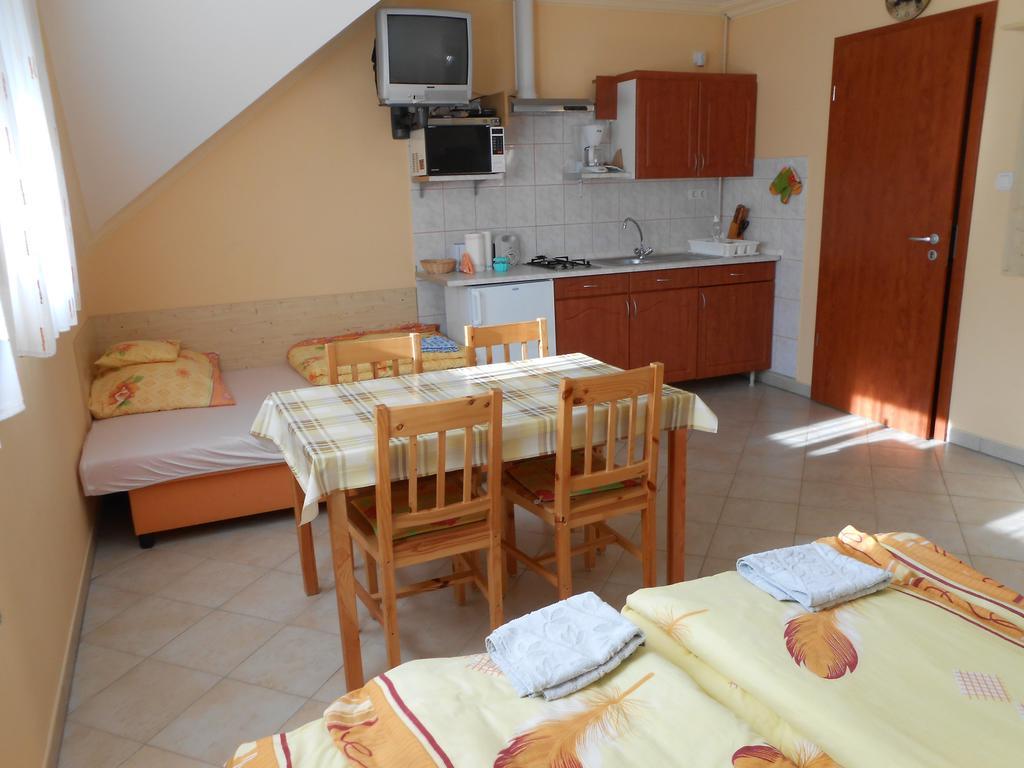 Ferienwohnung Kustanygyongye Vendeghaz Kehidakustány Exterior foto