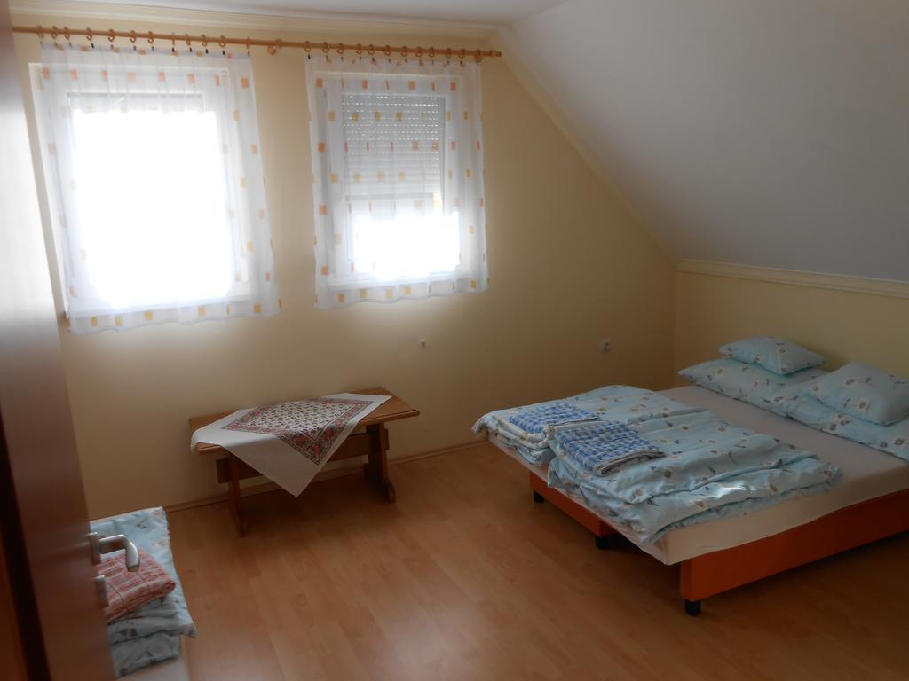 Ferienwohnung Kustanygyongye Vendeghaz Kehidakustány Exterior foto