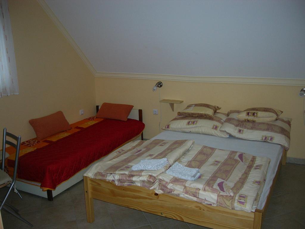 Ferienwohnung Kustanygyongye Vendeghaz Kehidakustány Exterior foto
